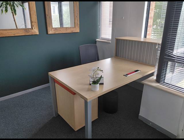 25.20M² OFFICE TO LET IN FOURWAYS